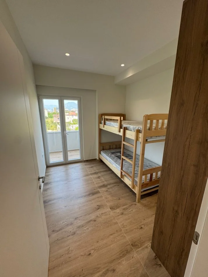 Tirane, shitet apartament 2+1 Kati 3, 98 m² (Astir , prane Vila L)