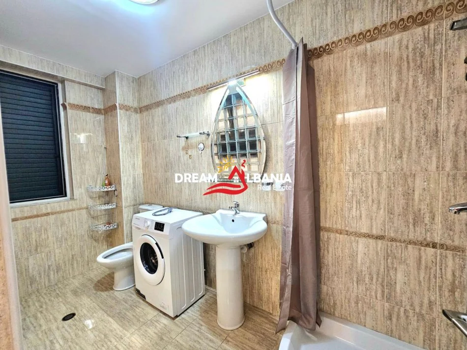Tirane, jepet me qera apartament 1+1+Ballkon Kati 4, 70 m² 600 € (Ne Myslym Shyr)