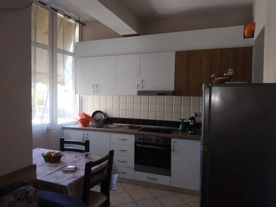 Vlore, shitet apartament 1+1 Kati 2, 50 m² 100.000 € (Vlore, pranë karburant "Kastrati")