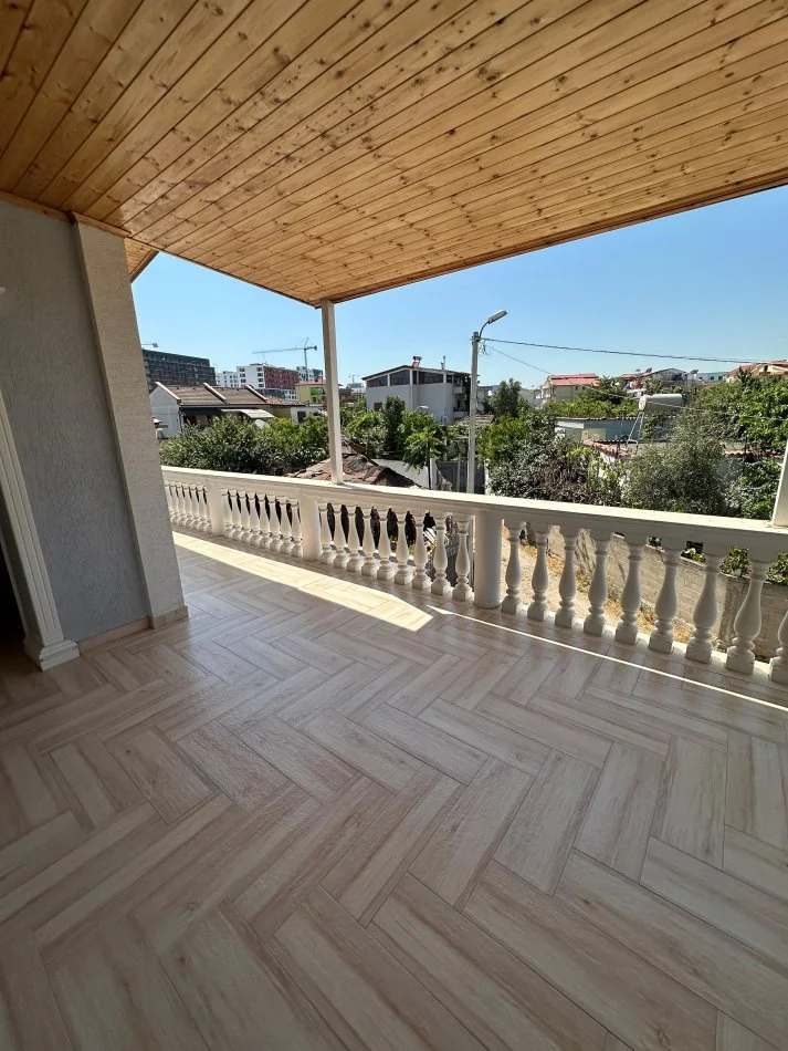 Tirane, jepet me qera Vile 2 Katshe+1 Post Parkimi , 174 m² 650 € (Rruga Jordan Misja)
