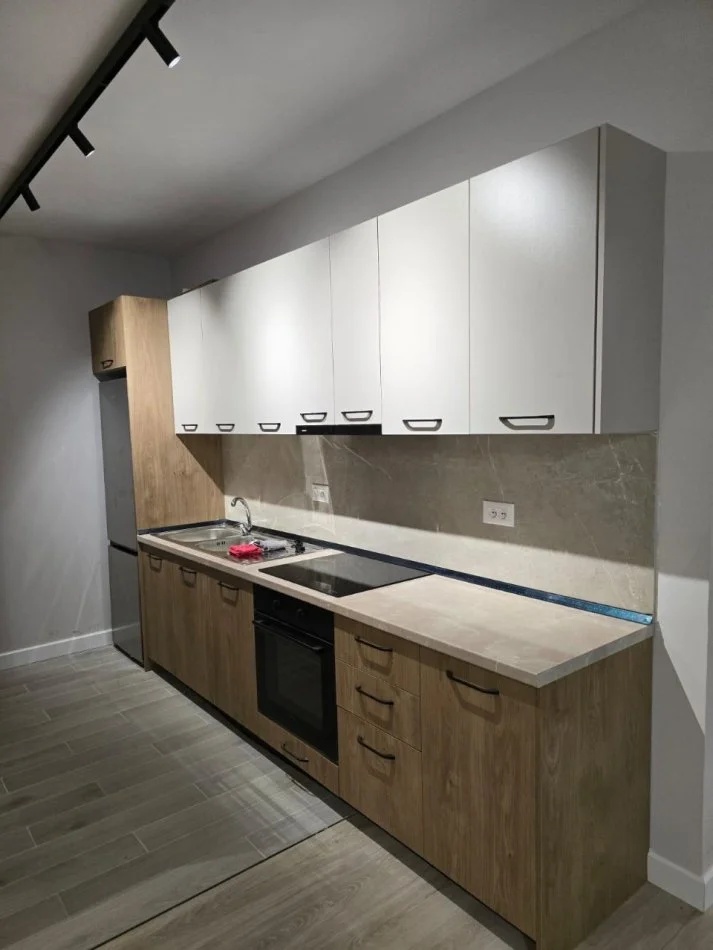 Tirane, jepet me qera apartament 2+1+Ballkon , 85 m² 500 € 