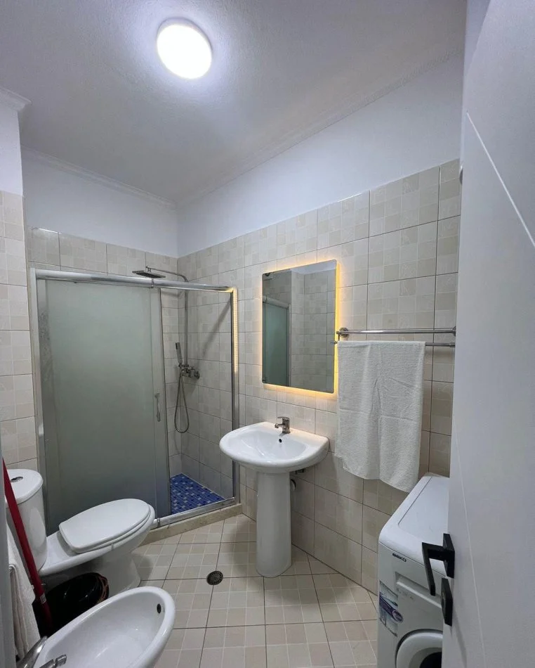 Tirane, shitet apartament 1+1 Kati 7, 66 m² 107.000 € (Prane Viles L)