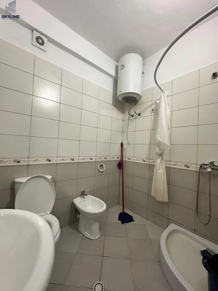 Tirane, jepet me qera apartament 2+1 Kati 7, 95 m² 450 €