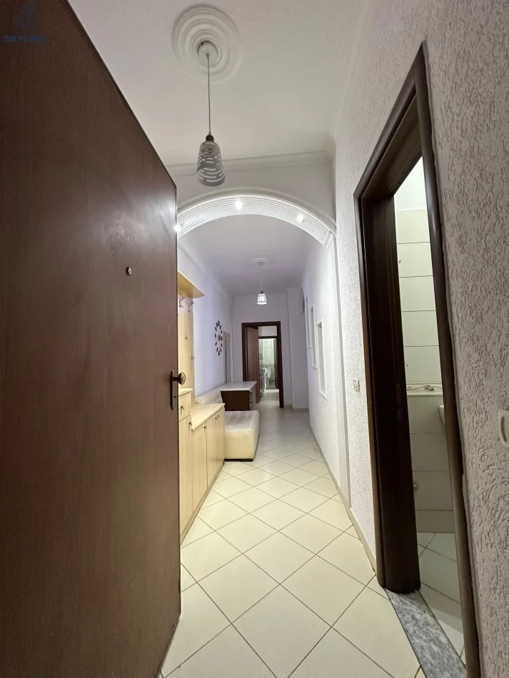 Tirane, jepet me qera apartament 2+1 Kati 7, 95 m² 450 €