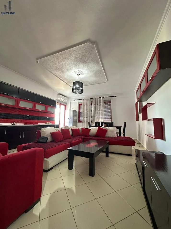 Tirane, jepet me qera apartament 2+1 Kati 7, 95 m² 450 €