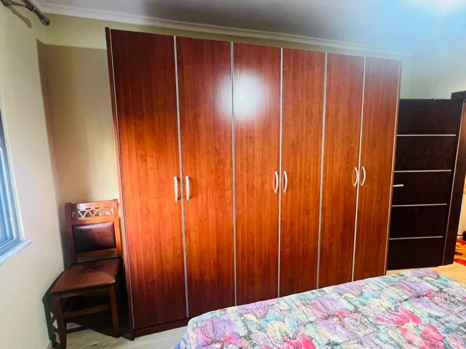 Tirane, jepet me qera apartament 2+1 Kati 4, 70 m² 600 € (Rr kosovareve)