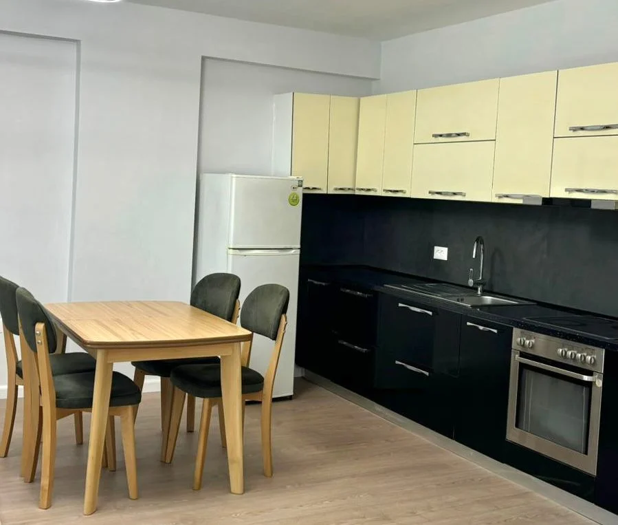 Tirane, jepet me qera apartament 1+1 Kati 4, 75 m² 470 € (Abdyl Pajo)