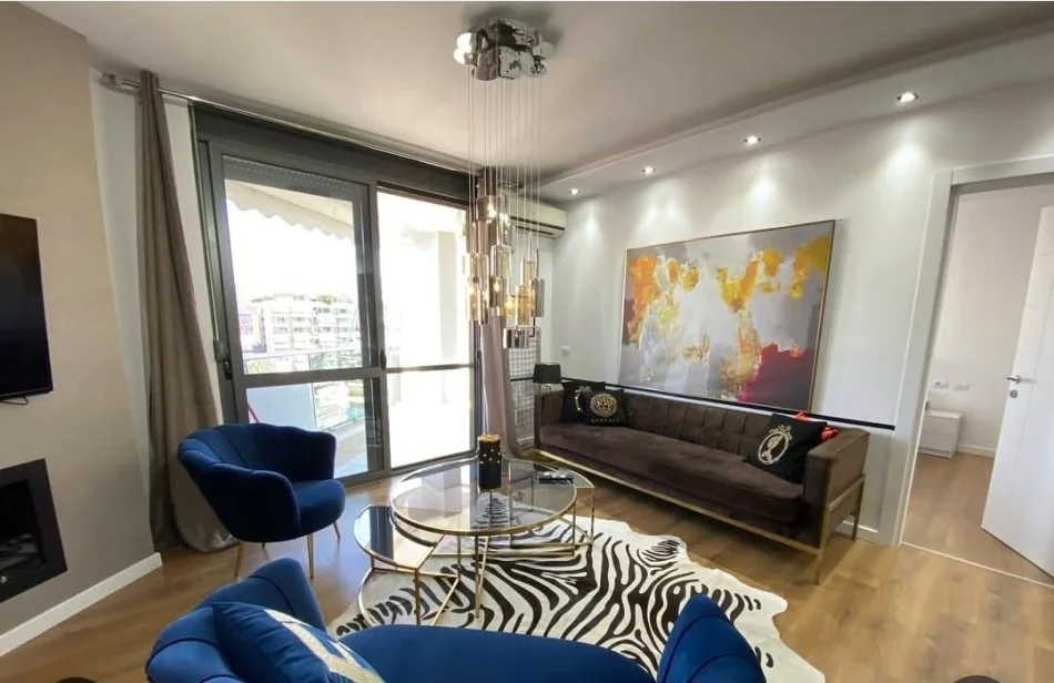 Tirane, jepet me qera apartament 2+1+Ballkon Kati 9, 100 m² 1.000 € (Garda)