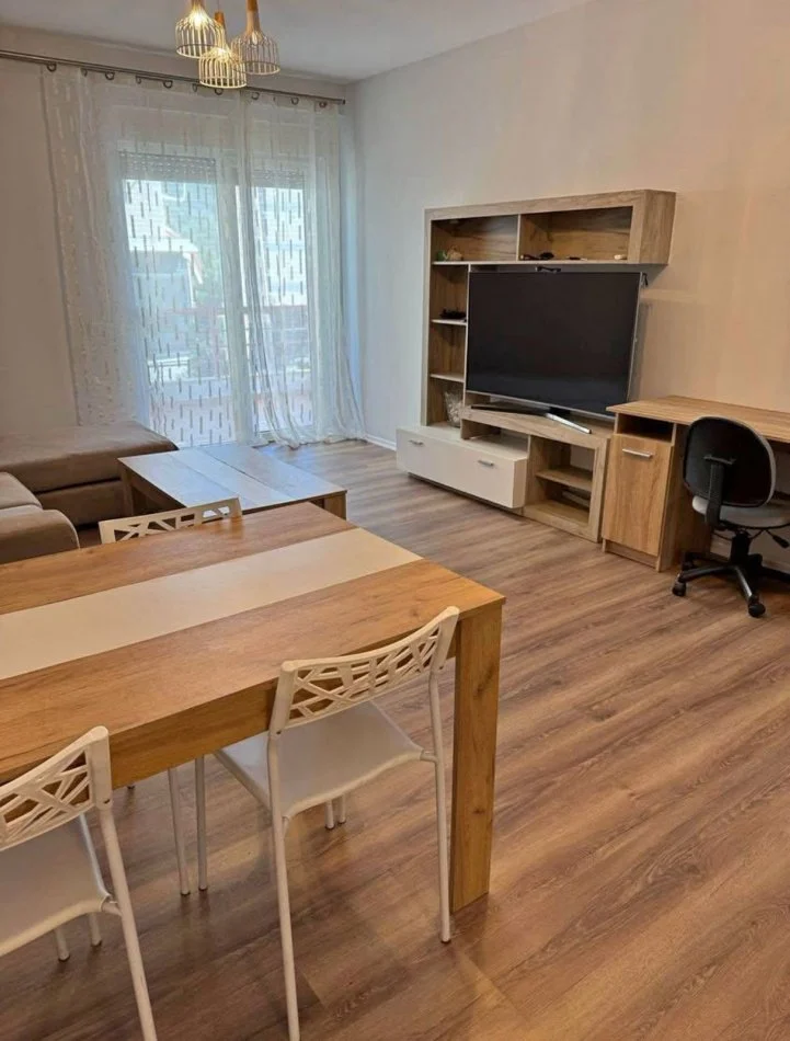 Tirane, jepet me qera apartament 2+1 Kati 4, 100 m² 850 € (Liqeni i Thate, Kompleksi Kolombo)