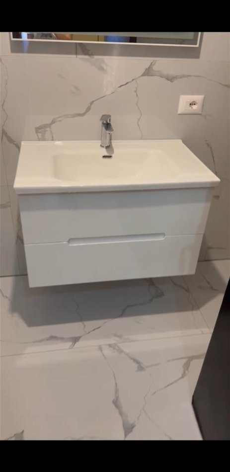 Tirane, jepet me qera apartament 1+1 Kati 5, 74 m² 600 € (Kompleksi Kika)