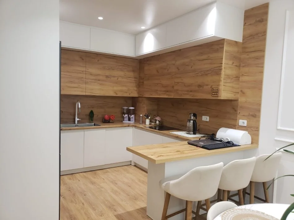 Shqiperi, shitet apartament 2+1 Kati 1, 118 m² 250.000 € (Unaza e re Astir)