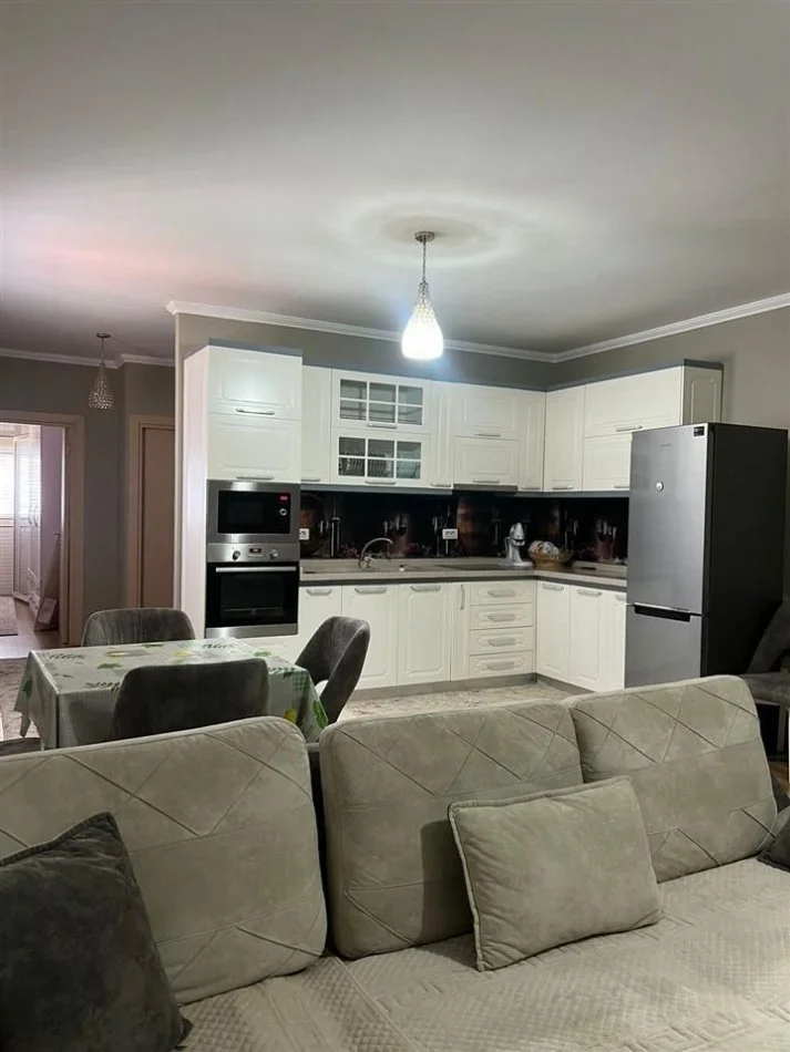 Tirane, jepet me qera apartament 2+1+Ballkon Kati 8, 105 m² (Don Bosko)