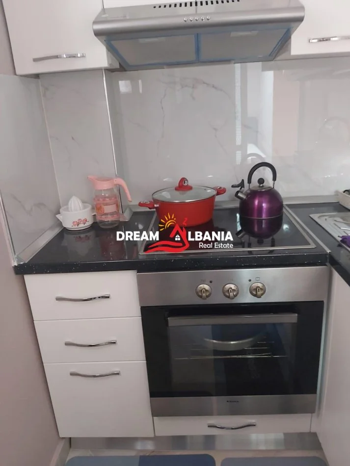 Tirane, jepet me qera apartament 1+1 , 80 m² 600 € 