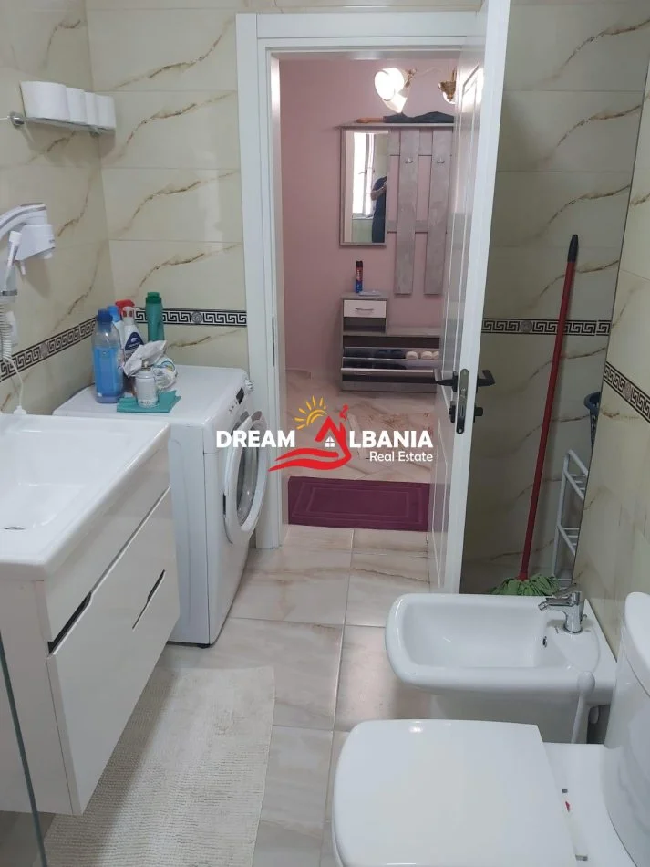 Tirane, jepet me qera apartament 1+1 , 80 m² 600 € 