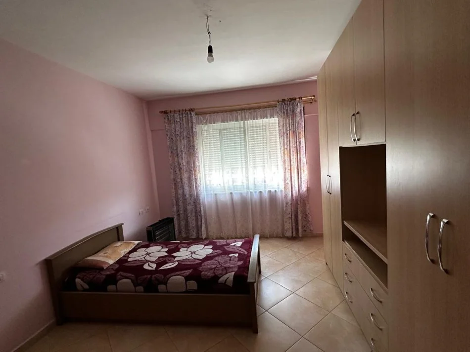 Tirane, jepet me qera apartament 2+1+Ballkon Kati 2, 120 m² 650 € (don bosko)