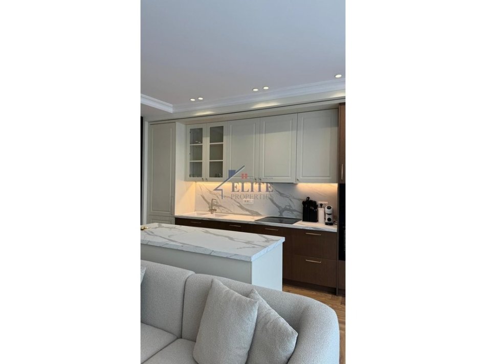 Tirane, jepet me qera apartament 2+1+Ballkon Kati 4, 124 m² 1.800 € 