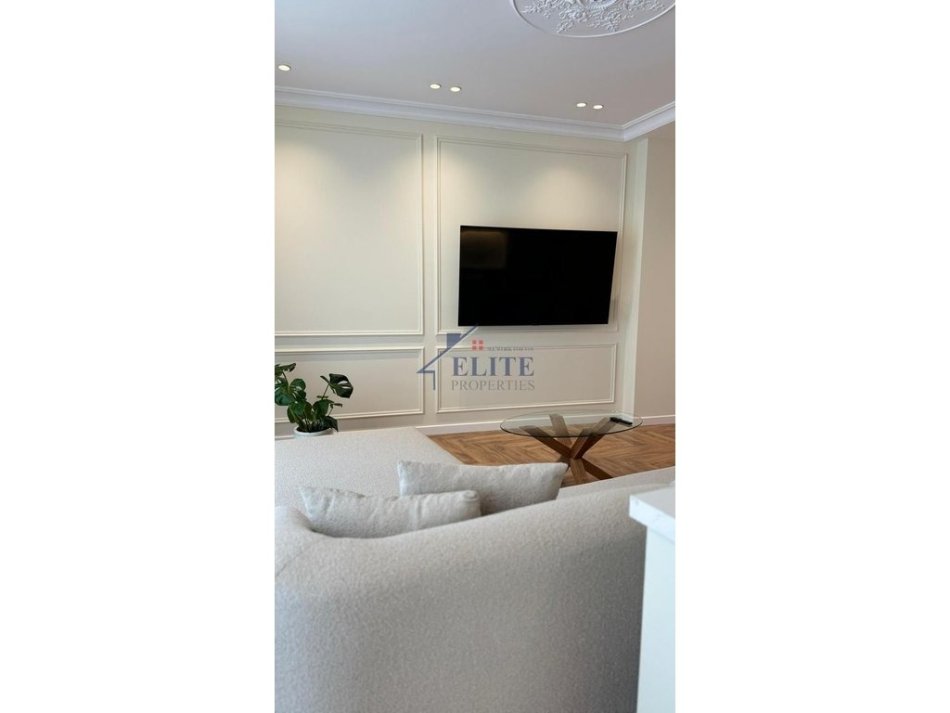 Tirane, jepet me qera apartament 2+1+Ballkon Kati 4, 124 m² 1.800 € 