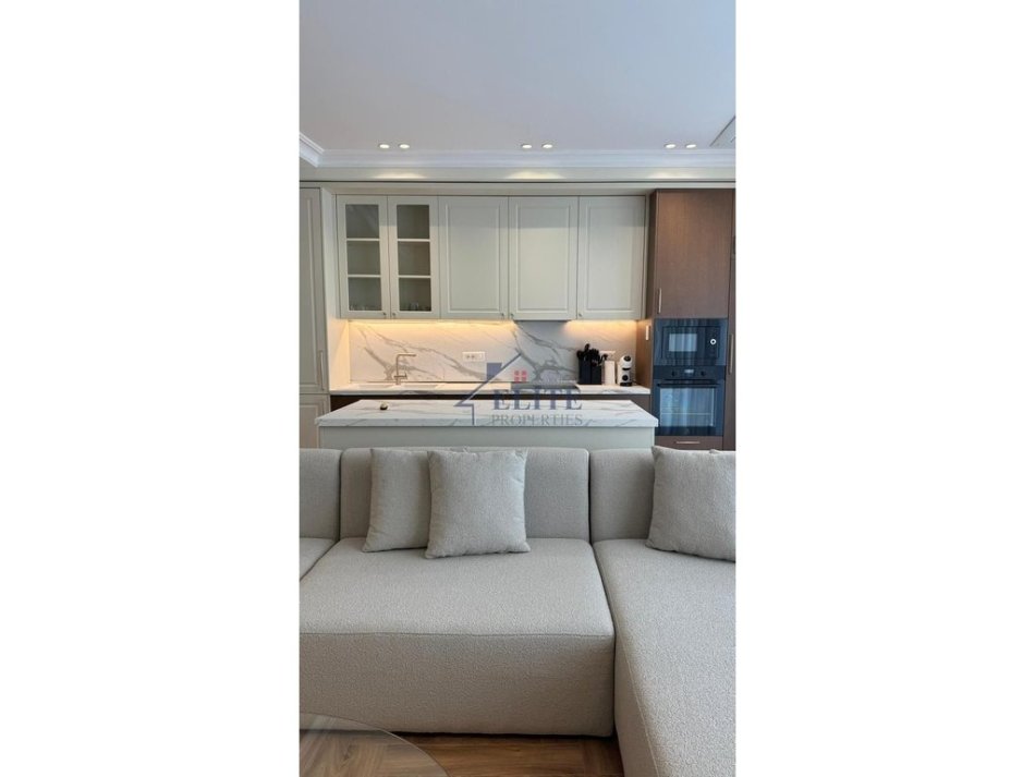 Tirane, jepet me qera apartament 2+1+Ballkon Kati 4, 124 m² 1.800 € 