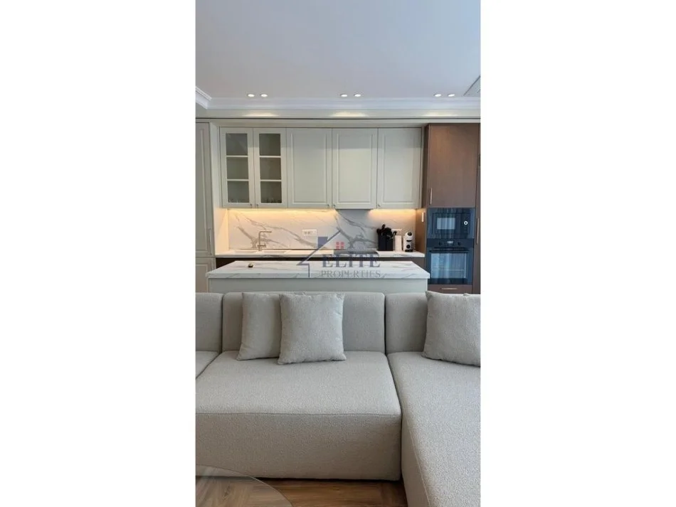 Tirane, jepet me qera apartament 2+1+Ballkon Kati 4, 124 m² 1.800 € 