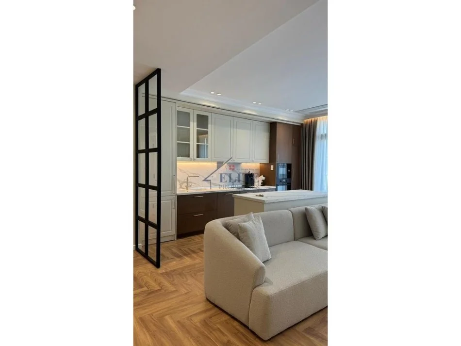 Tirane, jepet me qera apartament 2+1+Ballkon Kati 4, 124 m² 1.800 € 