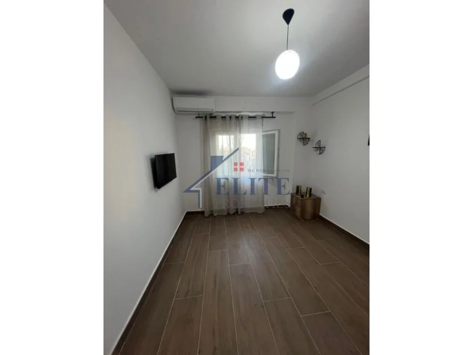 Tirane, jepet me qera apartament 1+1+Ballkon Kati 3, 51 m² 500 € 
