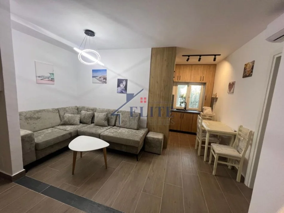 Tirane, jepet me qera apartament 1+1+Ballkon Kati 3, 51 m² 500 € 