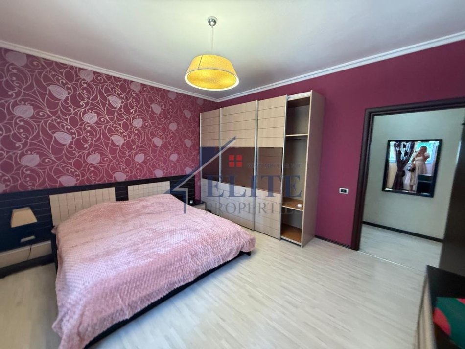 Tirane, jepet me qera apartament 2+1+Ballkon Kati 4, 100 m² 700 € 