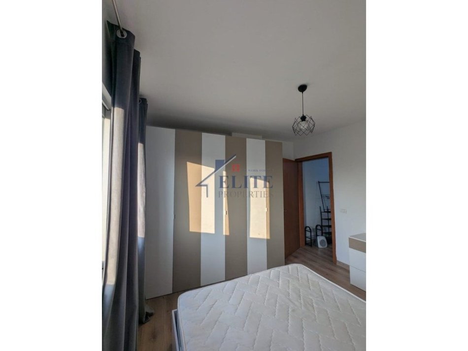 Tirane, jepet me qera apartament 2+1+Ballkon Kati 7, 90 m² 500 € 