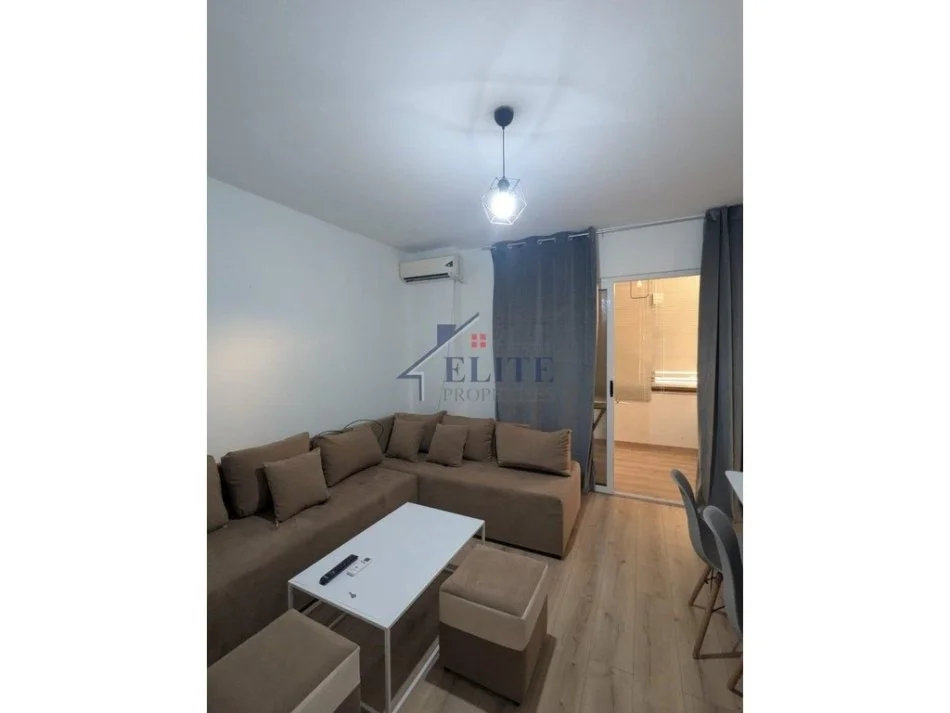 Tirane, jepet me qera apartament 2+1+Ballkon Kati 7, 90 m² 500 € 