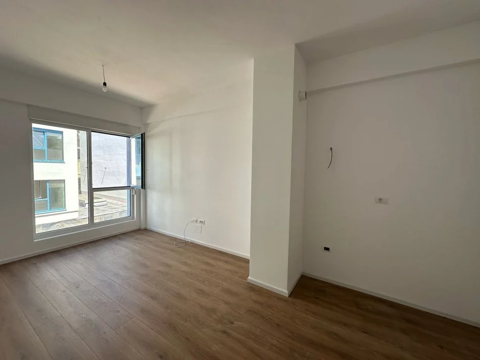 Tirane, Liste me oferta apartament 1+1+Ballkon Kati 3, 55 m² 79.000 € (Rruga Dalip Topi, Prane Unazes se Madhe)