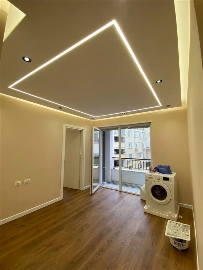 Tirane, jepet me qera apartament 1+1 Kati 5, 70 m² 650 € (Rruga Mine Peza ,Kompleksi Donika Center)