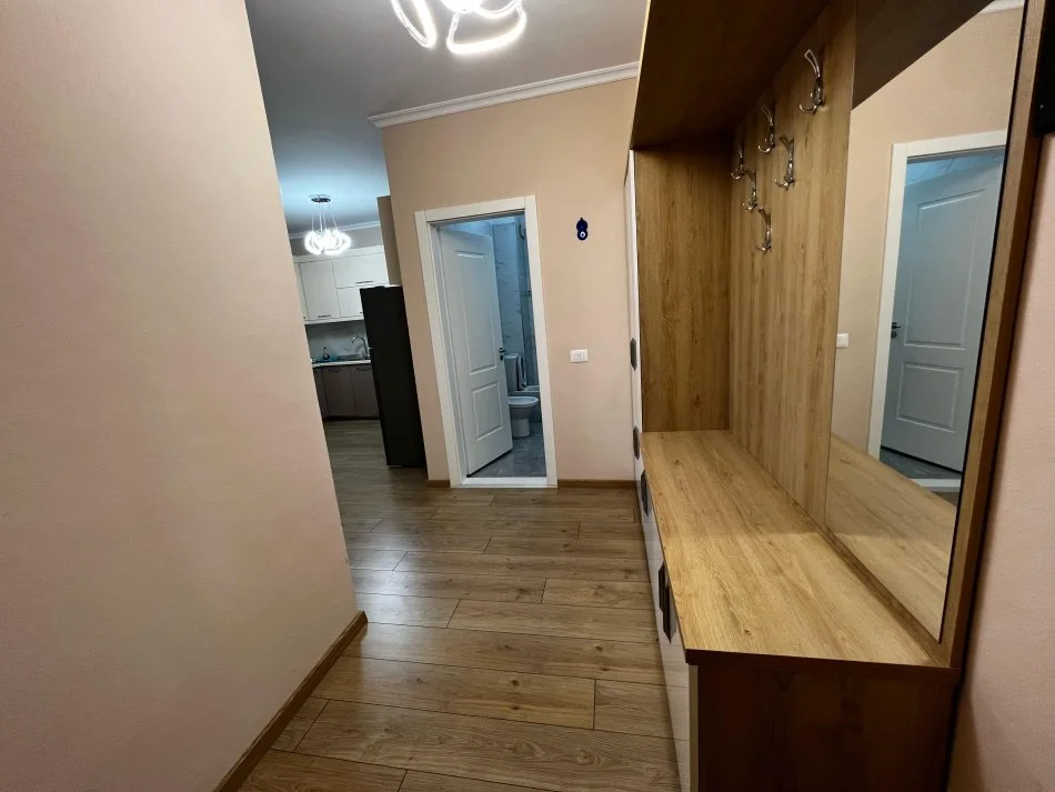 Tirane, jepet me qera apartament 2+1+Aneks+Ballkon Kati 2, 114 m² 1.000 € (Kopshti Botanik)