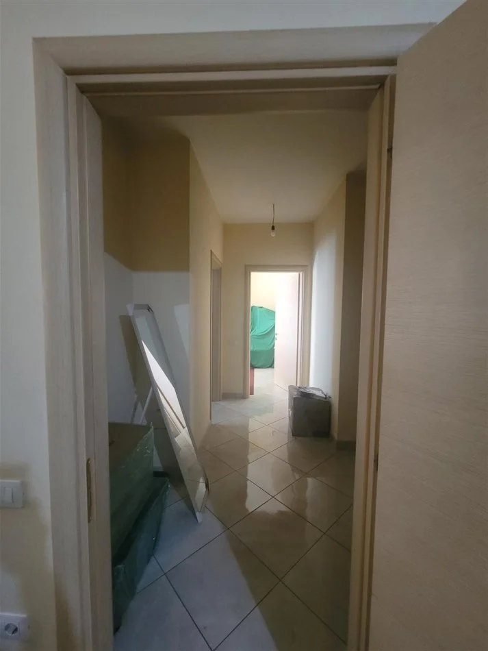 Tirane, shitet apartament 2+1 , 145.000 € (Astir prane rrethit)