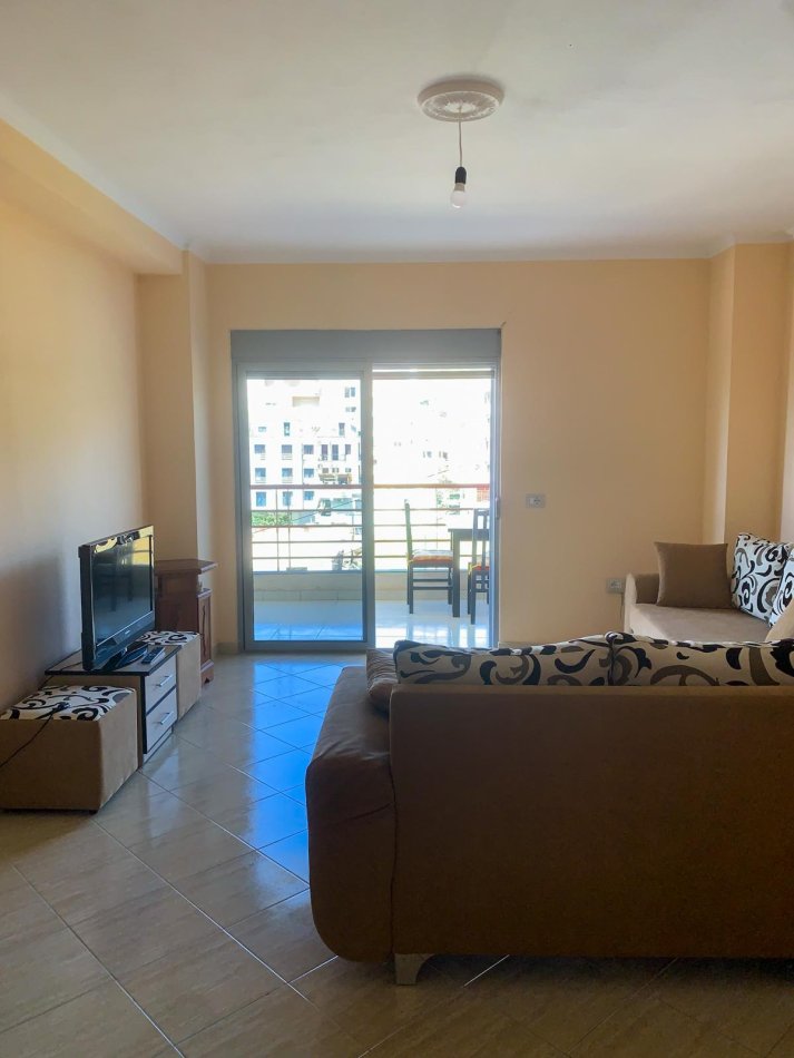 Shkembi Kavajes, jepet me qera apartament 2+1 , 76 m² 82.940 € (Shkembi i Kavajes, perballe Hotel Bellavista)