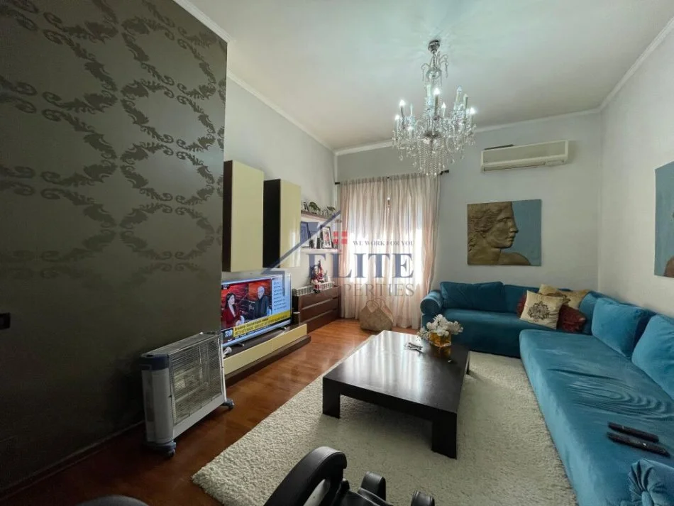 Tirane, jepet me qera apartament 2+1+Ballkon Kati 3, 120 m² 1.300 € 