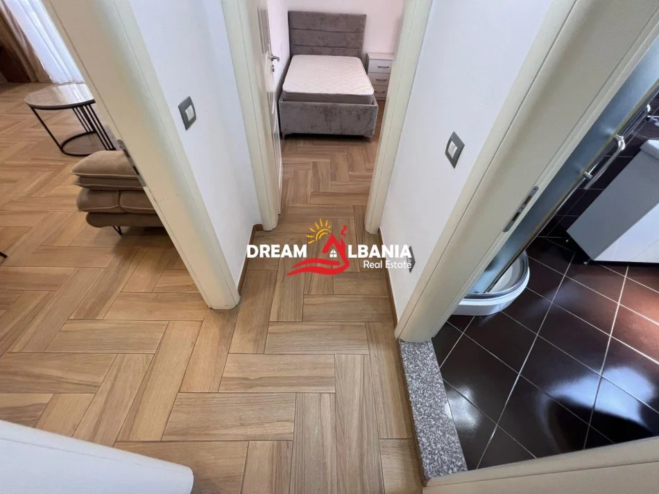 Tirane, jepet me qera apartament 2+1+Ballkon Kati 4, 120 m² 800 € (Rruga e Durresit prane Mozaikut te Tiranes)
