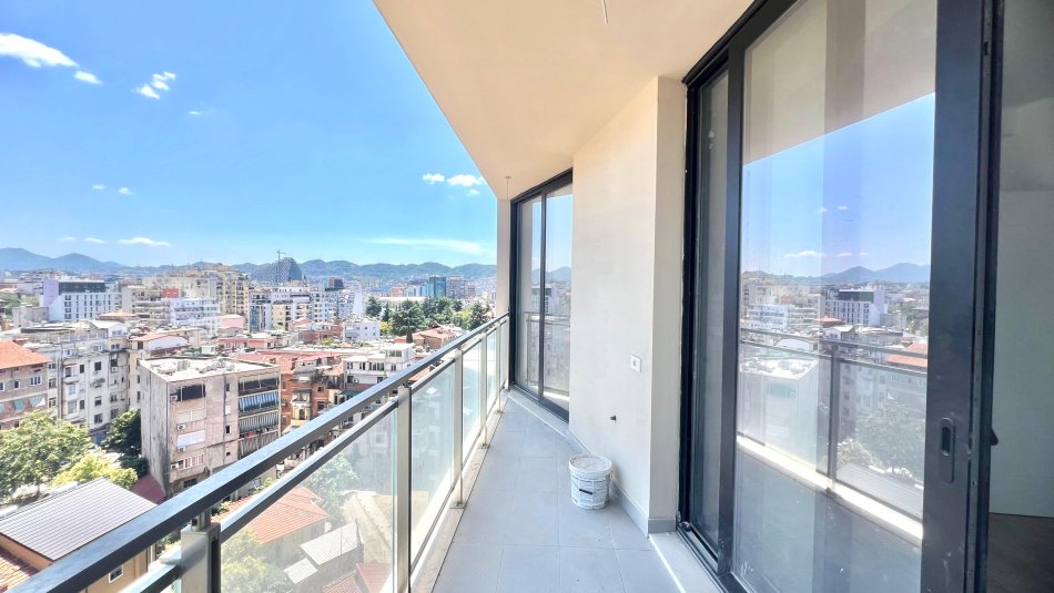 Shqiperi, shitet apartament 3+1+Ballkon Kati 8, 140 m² 320.000 € (mine peza)