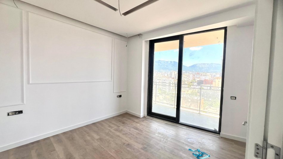 Shqiperi, shitet apartament 3+1+Ballkon Kati 8, 140 m² 320.000 € (mine peza)