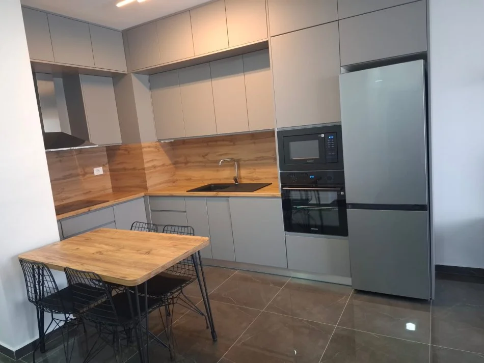 Tirane, jepet me qera apartament 2+1 Kati 5, 90 m² 600 € (Kompleksi Golden Park 3)