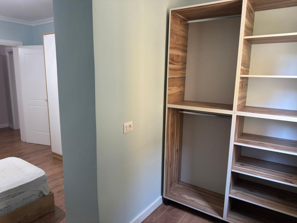Tirane, jap me qera apartament 2+1 Kati 2, 100 m² 700 € 