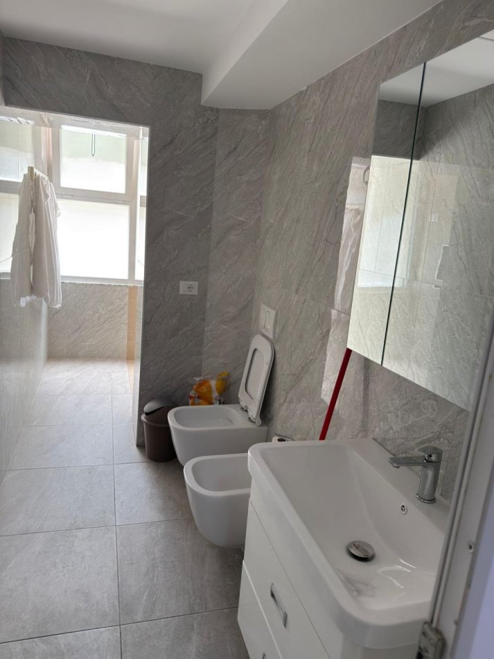Tirane, jap me qera apartament 2+1 Kati 2, 100 m² 700 € 