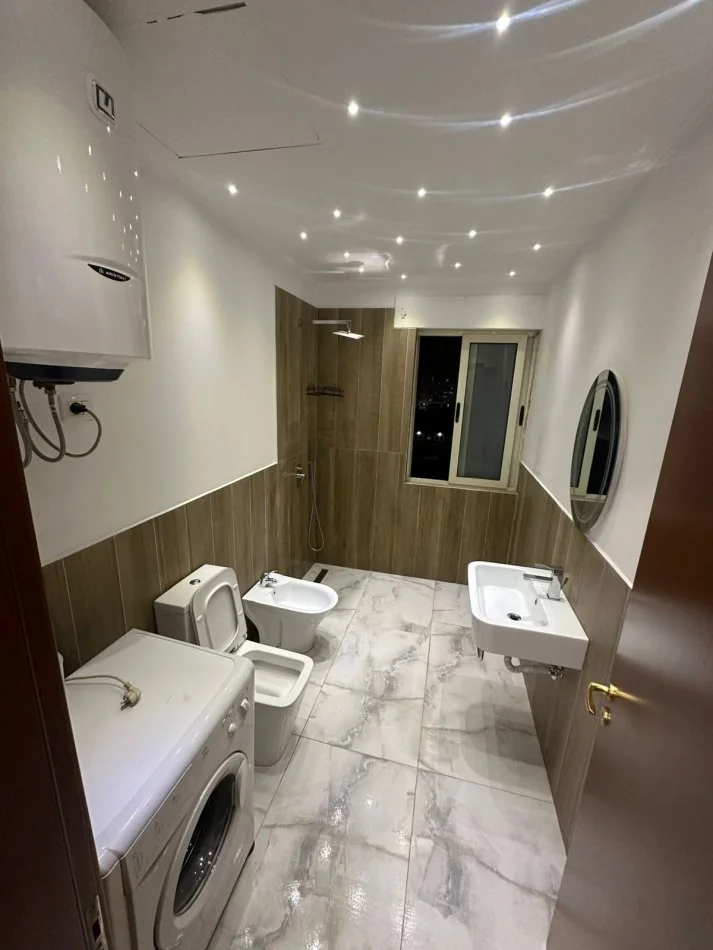 Tirane, jap me qera apartament 2+1+Ballkon Kati 6, 80 m² 550 € (rruga Don Bosko)