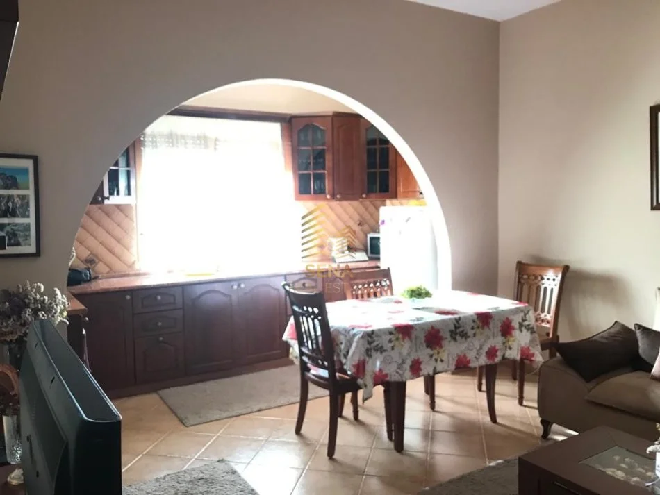 Tirane, shitet Vile 2+1+Ballkon Kati 2, 128 m² 250.000 € (Porcelan)