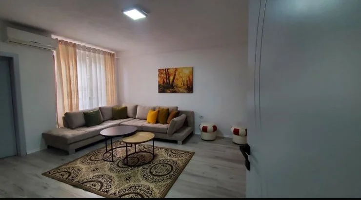 Tirane, jepet me qera apartament 1+1+Ballkon Kati 1, 50 m² 550 € (Don Bosko)