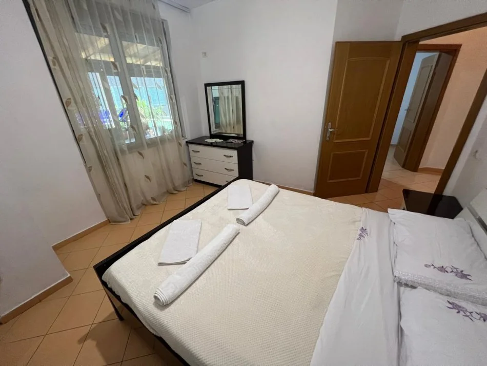 Tirane, jepet me qera apartament 2+1+Ballkon Kati 2, 95 m² 750 € (Zogu i Zi)