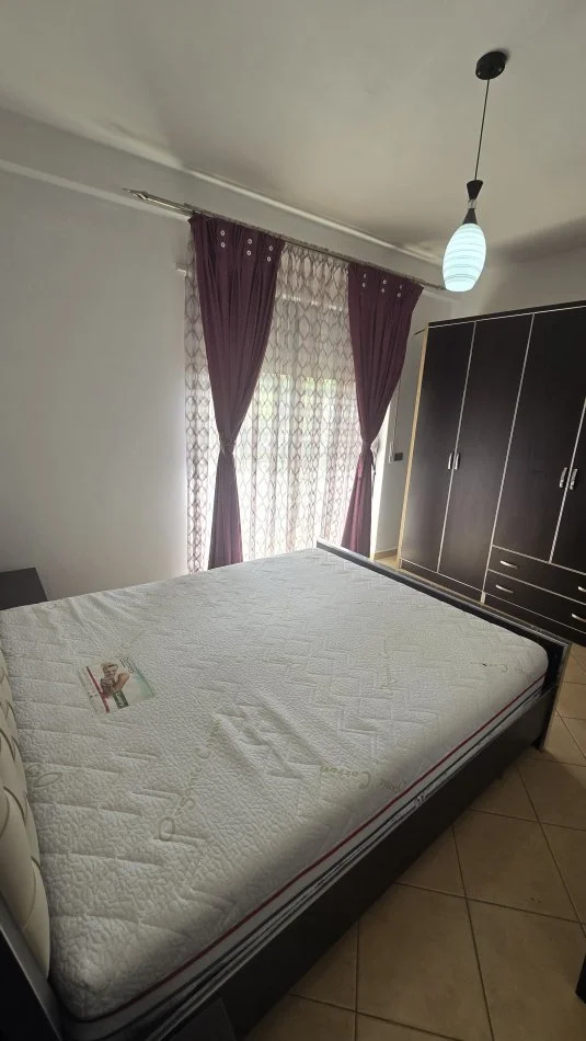 Tirane, jepet me qera apartament 2+1 Kati 2, 90 m² 400 € (rruga e dajtit)
