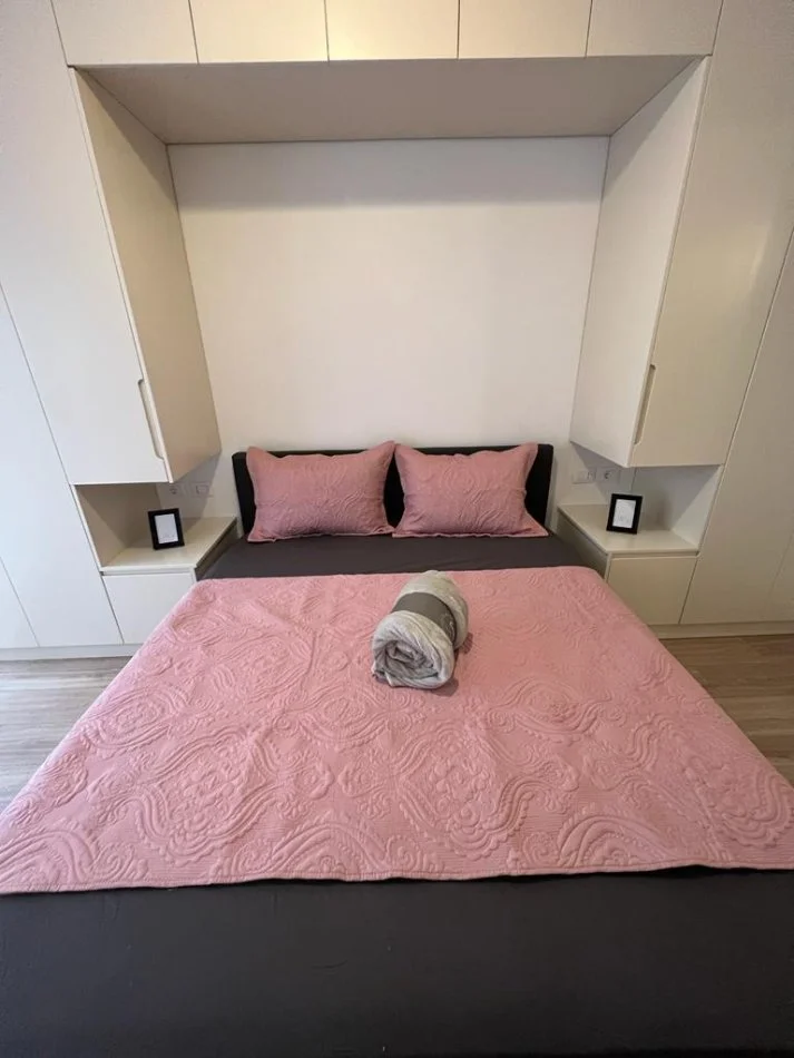 Tirane, jepet me qera apartament 1+1+Ballkon Kati 4, 61 m² 630 € (Kontakt)