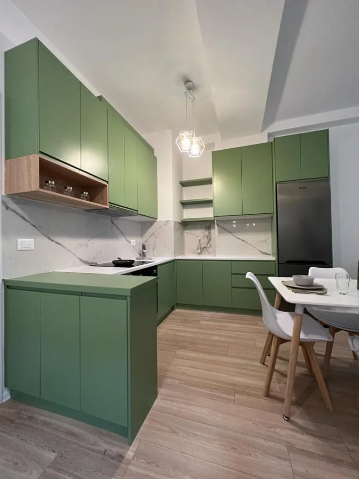 Tirane, jepet me qera apartament 1+1+Ballkon Kati 4, 61 m² 630 € (Kontakt)