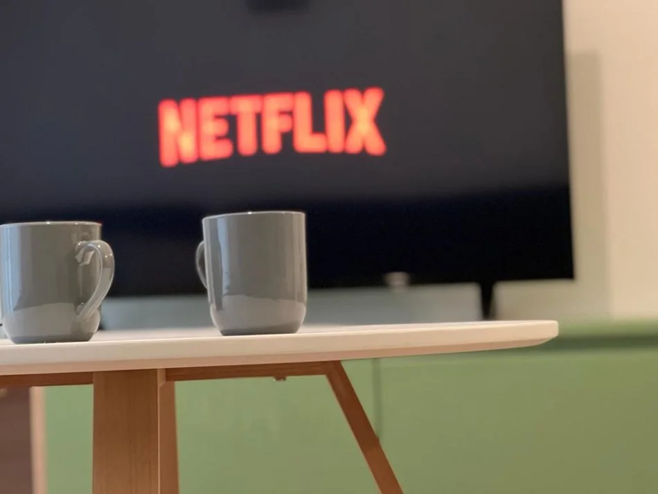 Tirane, jepet me qera apartament 1+1+Ballkon Kati 4, 61 m² 630 € (Kontakt)