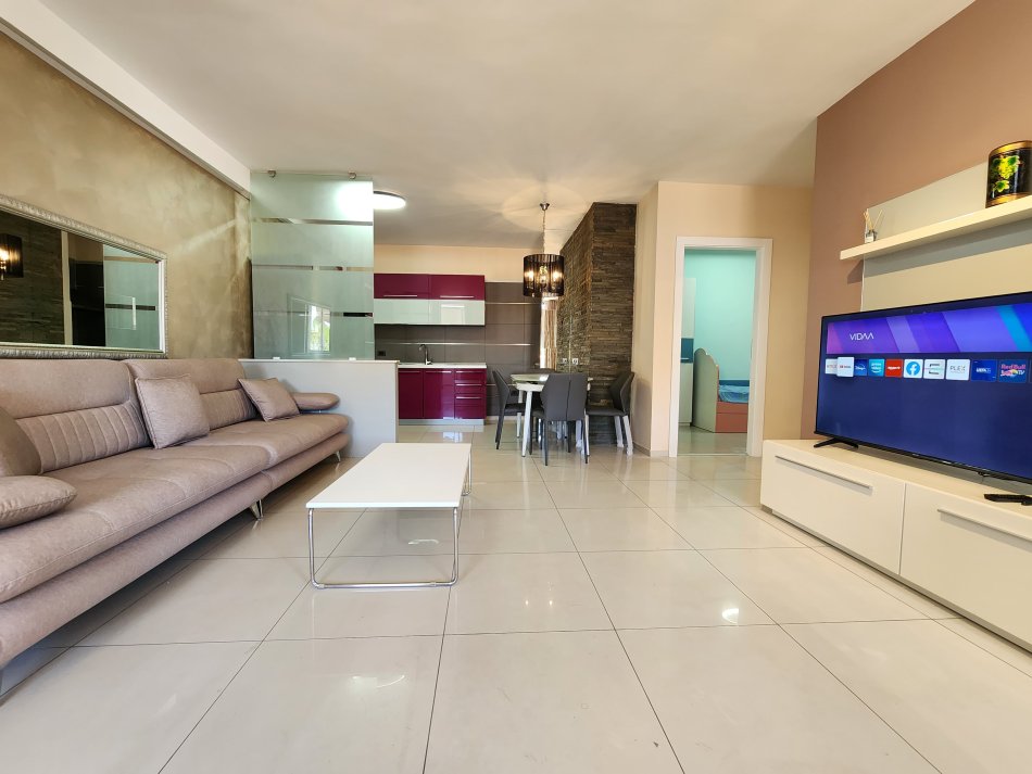 Apartament Me qira : 3+1& 2 baallkone 📍Qendër/ pazari ri (100 m2)  750 eu🔥🔥